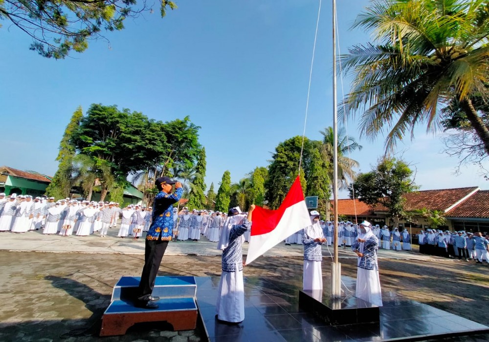 Upacara Peringatan Hari Pahlawan